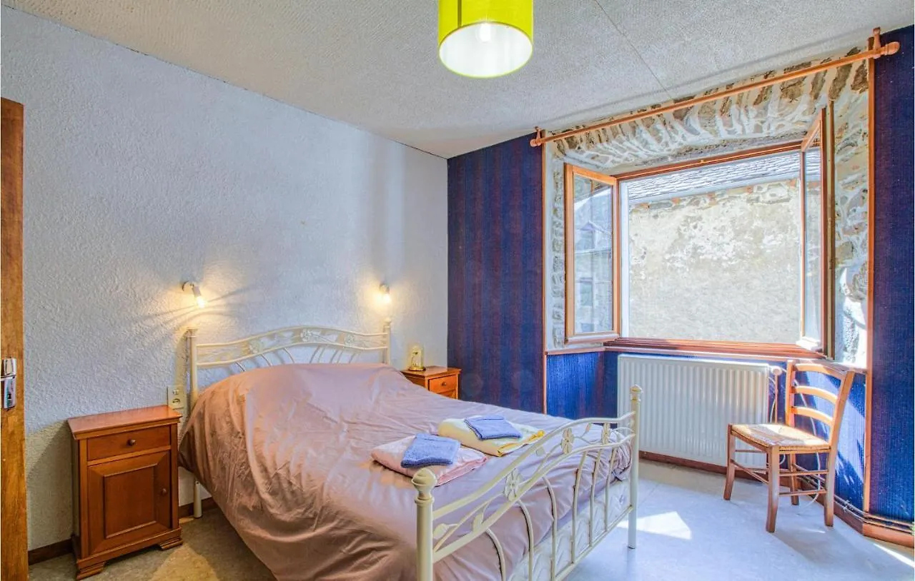 Cozy Apartment In Saint-Chely-Daubrac 프랑스