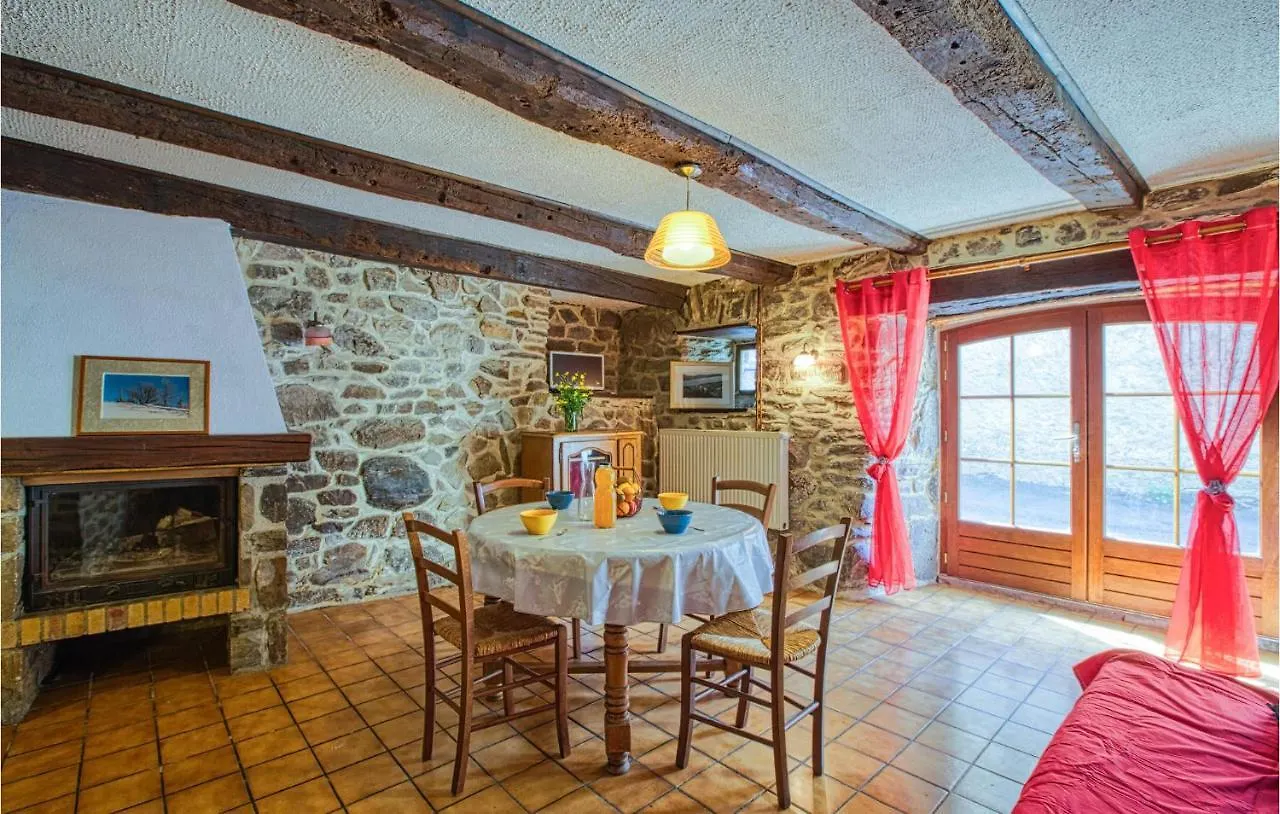 Cozy Apartment In Saint-Chely-Daubrac Saint-Chély-dʼAubrac